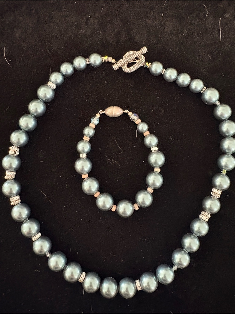 Elegant Blue Pearl Necklace and Bracelet Set
